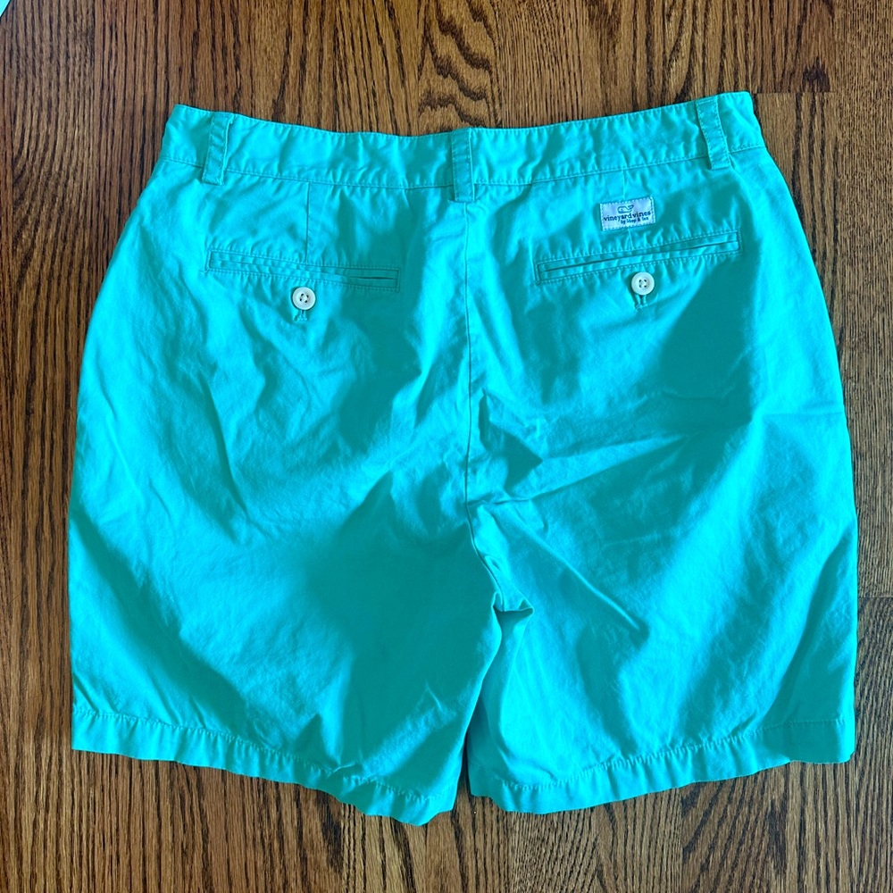 Good used condition Vineyard Vines shorts. Size 32. 7” inseam. 💯 cotton